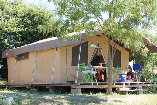 Quel hébergement choisir pour un séjour en camping à Forcalquier