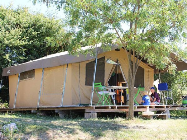 Quel hébergement choisir pour un séjour en camping à Forcalquier
